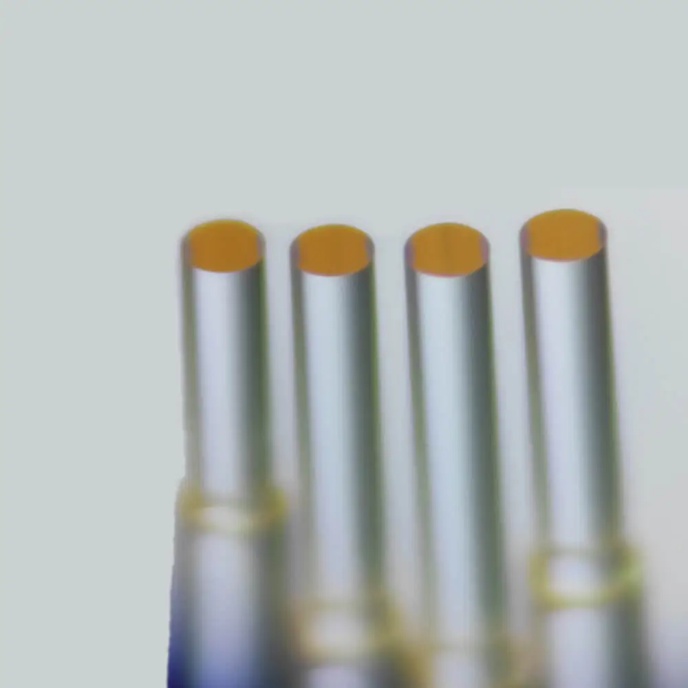 Fibra ottica rivestita passa-banda