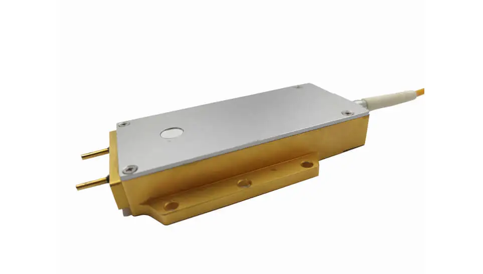 Diodo laser accoppiato a fibra da 915 nm, 120 W