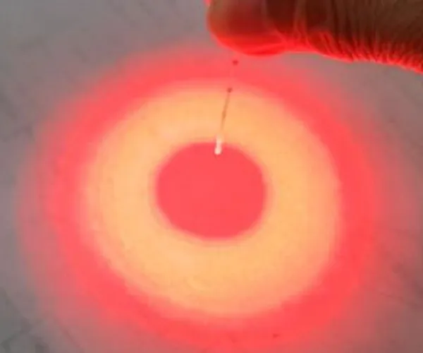 Fibra a emissione radiale